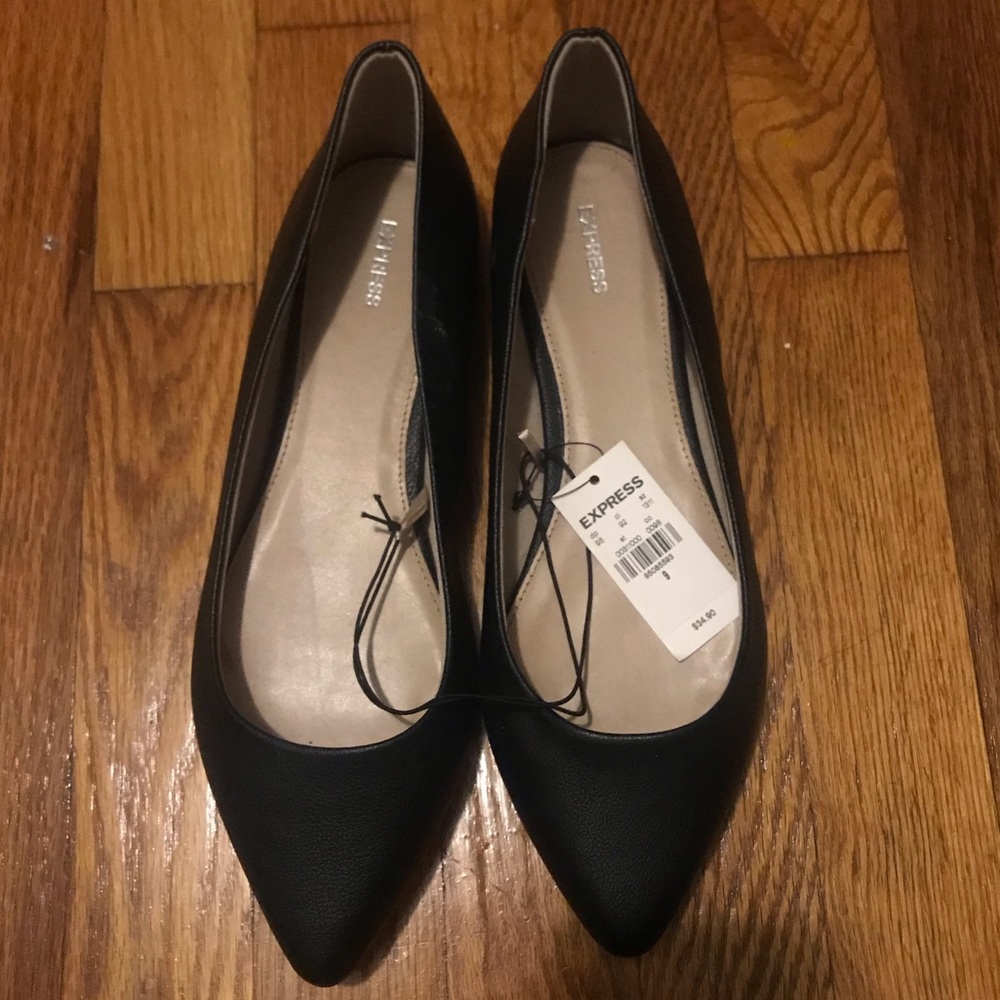 Pointed toe faux leather flats